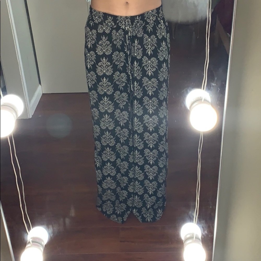 LOOSE pants